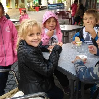 Eisdielenbesuch wegen Malwettbewerb