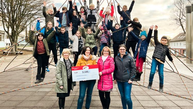 Spendenübergabe Schulspieltag